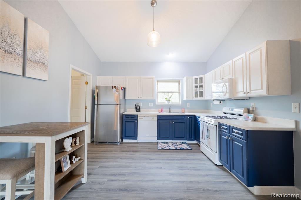 5300 Torrington Drive 4