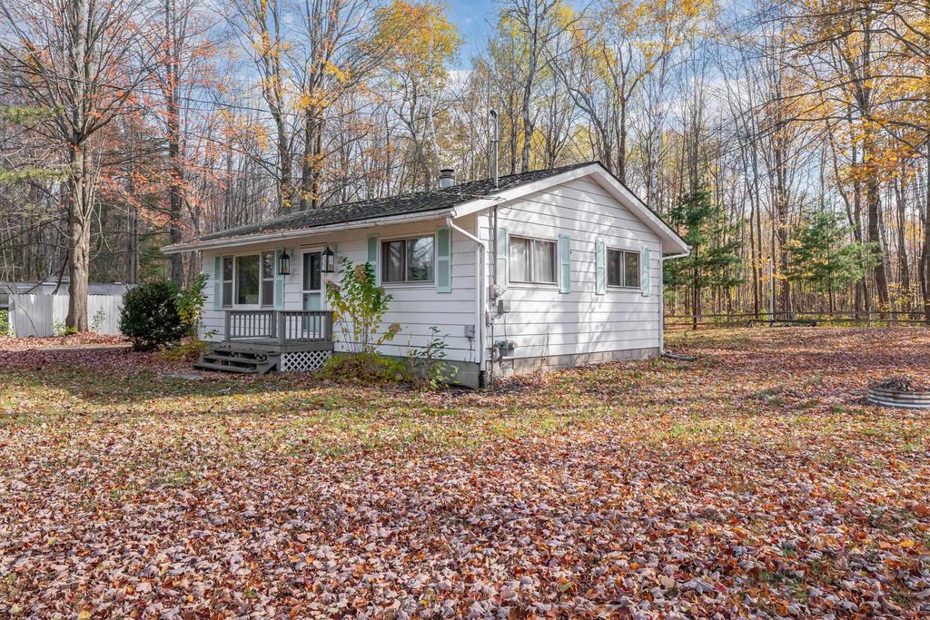 Photo of 926 Kaypat Drive, Hope, MI 48628 (MLS # 50193364)