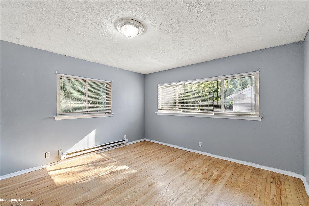 Detroit, Michigan 48235, United States, 4 Bedrooms Bedrooms, ,1 BathroomBathrooms,Residential,Active,202164