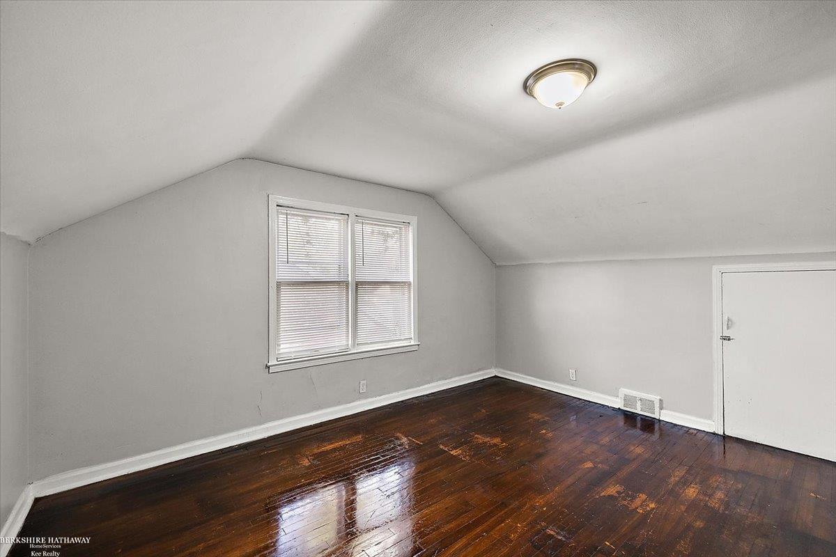 Detroit, Michigan 48235, United States, 4 Bedrooms Bedrooms, ,1 BathroomBathrooms,Residential,Active,202164