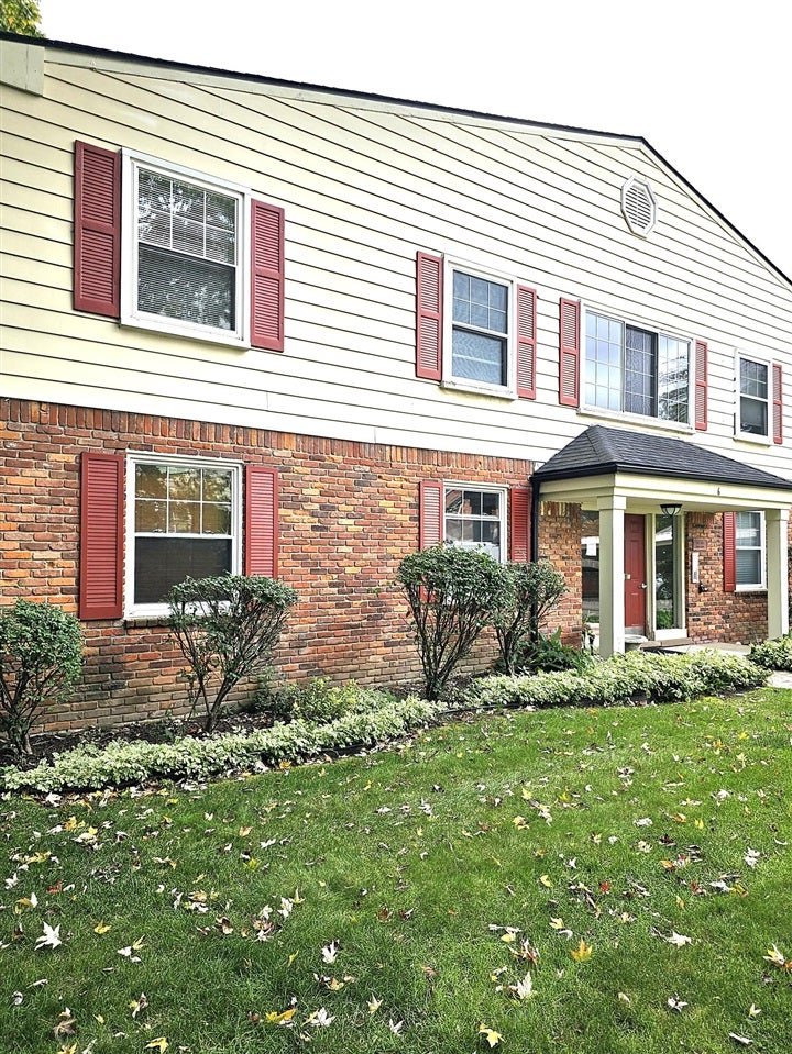 739 W Maple Road