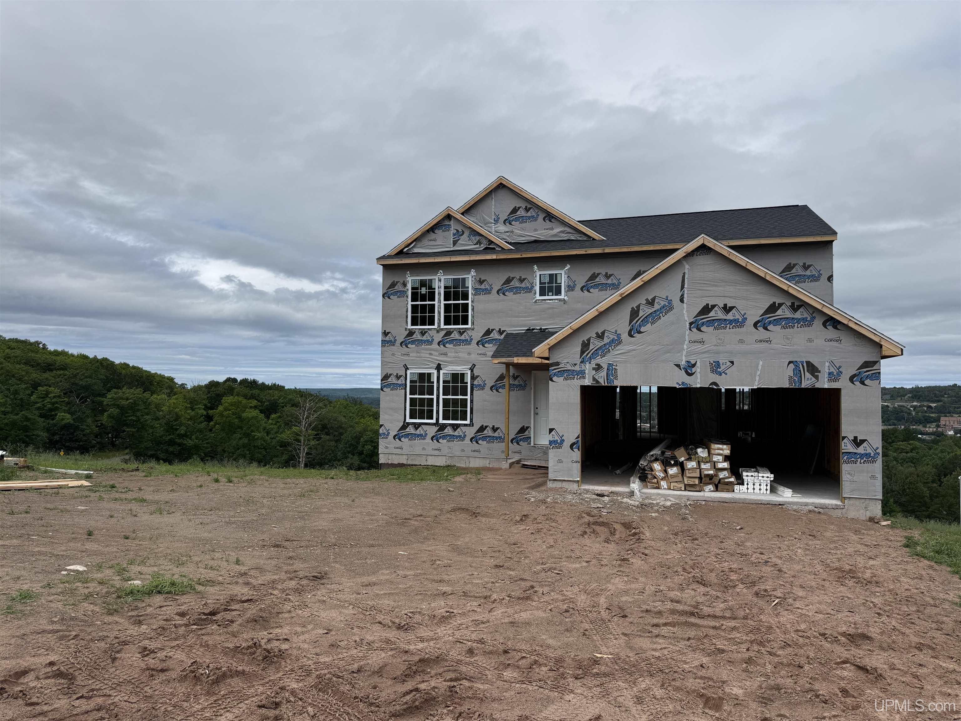 1022 Red Oak Lane