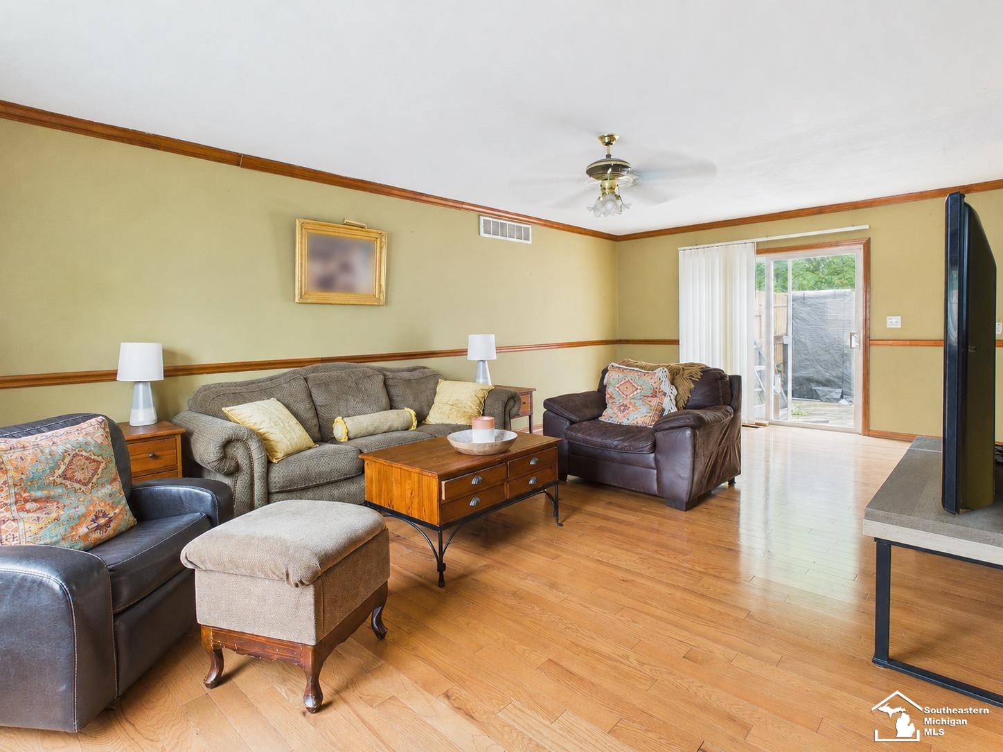 817 W 5th Street