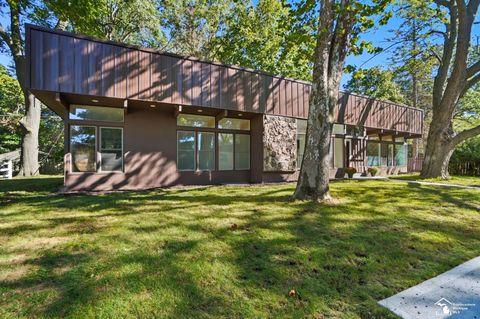 425 Oakwood Street Monroe MI 48162
