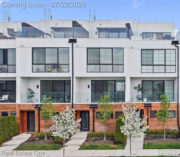 533 E Harrison Avenue 38