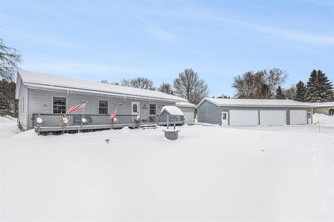 Photo of 4935 W Deren Road, Ludington, MI 49431 (MLS # 70509015)