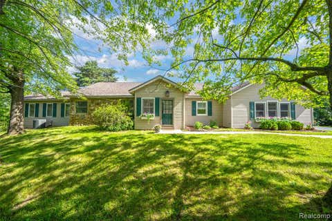 Photo of 5370 Whipple Lake Road, Clarkston, MI 48348 (MLS # 61005457)