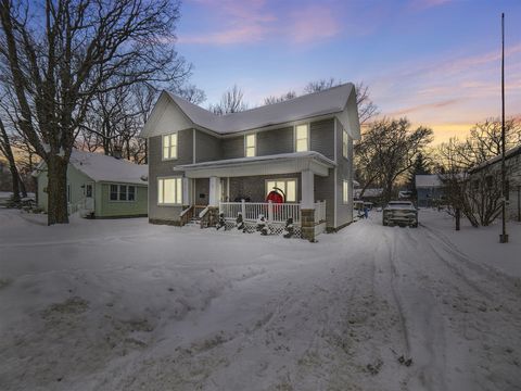 Photo of 2102 Nelson Street, Manistee, MI 49660 (MLS # 70514233)