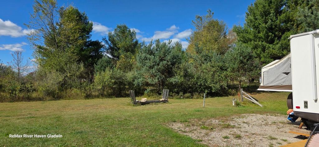 Photo of 2407 Rothbury Court #2408 Rothbury Court, Gladwin, MI 48624 (MLS # 50191344)