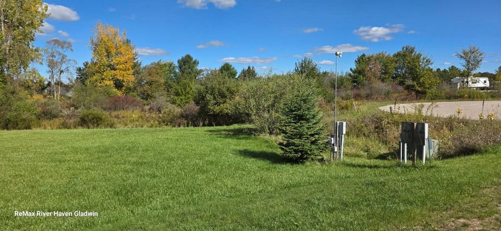 Photo of 2407 Rothbury Court #2408 Rothbury Court, Gladwin, MI 48624 (MLS # 50191344)