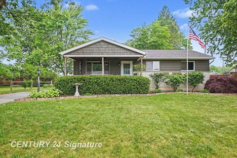 Photo of 220 S 7th Street, Saginaw, MI 48623 (MLS # 50211004)