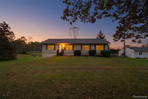 Photo of 4599 Wheeler Road, Fowlerville, MI 48836 (MLS # 60951638)