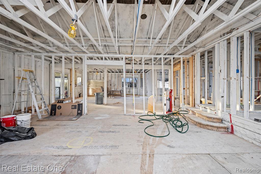 2535 N Telegraph Road