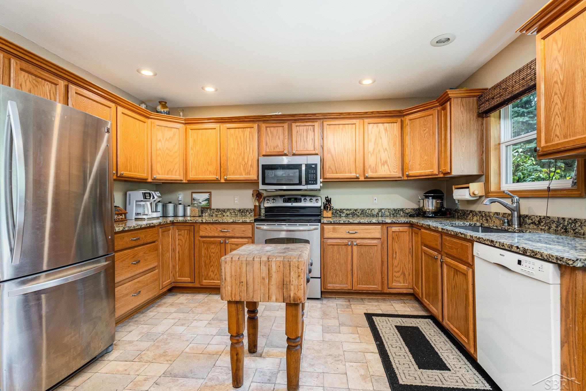 Roscommon, Michigan 48653, United States, 3 Bedrooms Bedrooms, ,2 BathroomsBathrooms,Residential,Active,199490