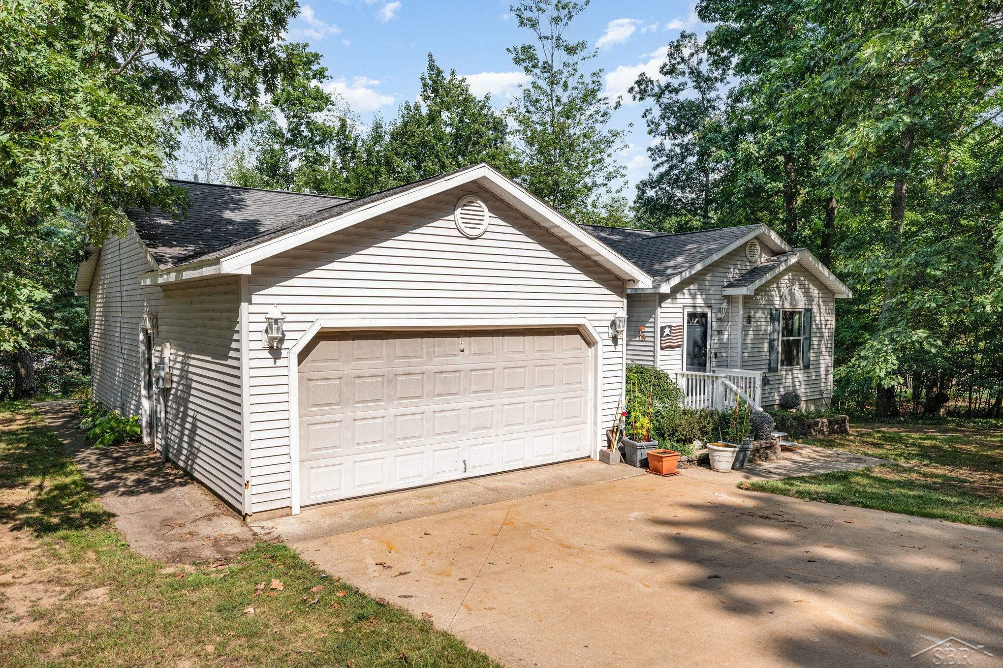 Roscommon, Michigan 48653, United States, 3 Bedrooms Bedrooms, ,2 BathroomsBathrooms,Residential,Active,199490