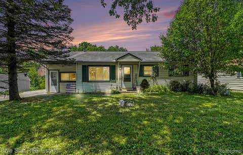 Photo of 14506 Eddy Lake Road, Fenton, MI 48430 (MLS # 61012331)