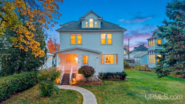 909 6TH AVE S, ESCANABA, MI 49829 - Image f1b4f4e4c03ee5eb9ae57c86d5054689/1745298074