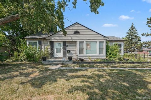 Photo of 18553 E 10 Mile Road, Roseville, MI 48066 (MLS # 61015139)