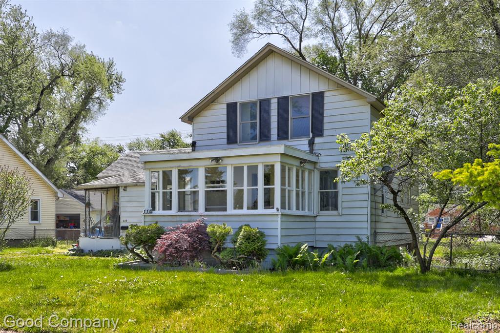 335 W Lincoln Avenue