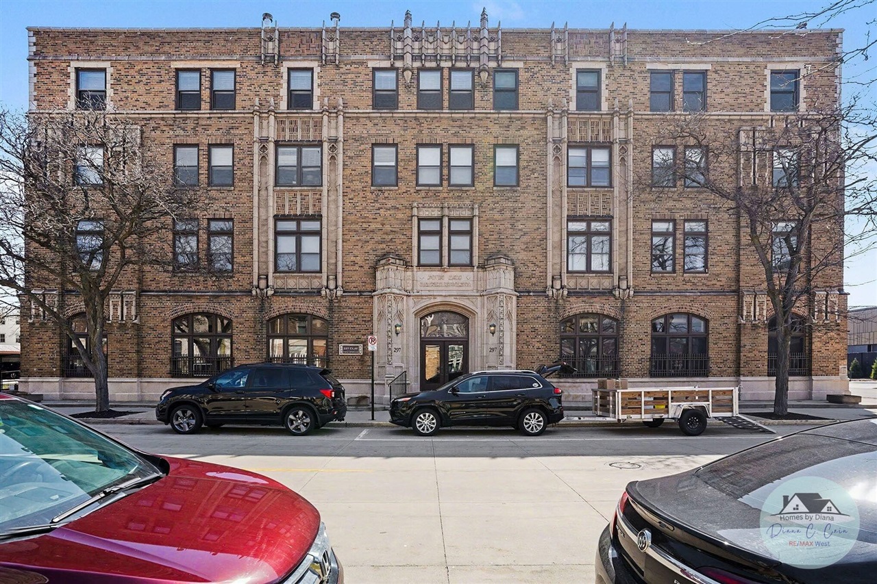 297 W Clay Avenue 411