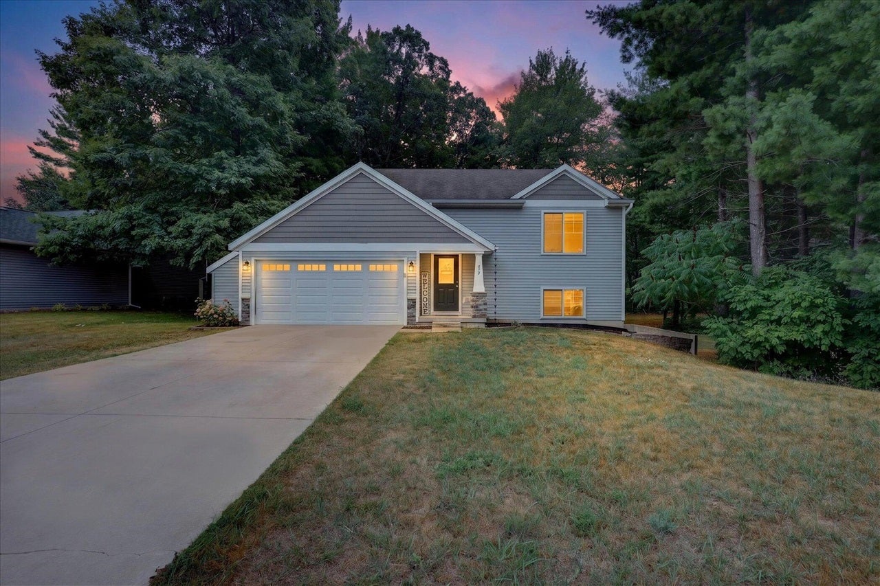 728 W River Hills Court