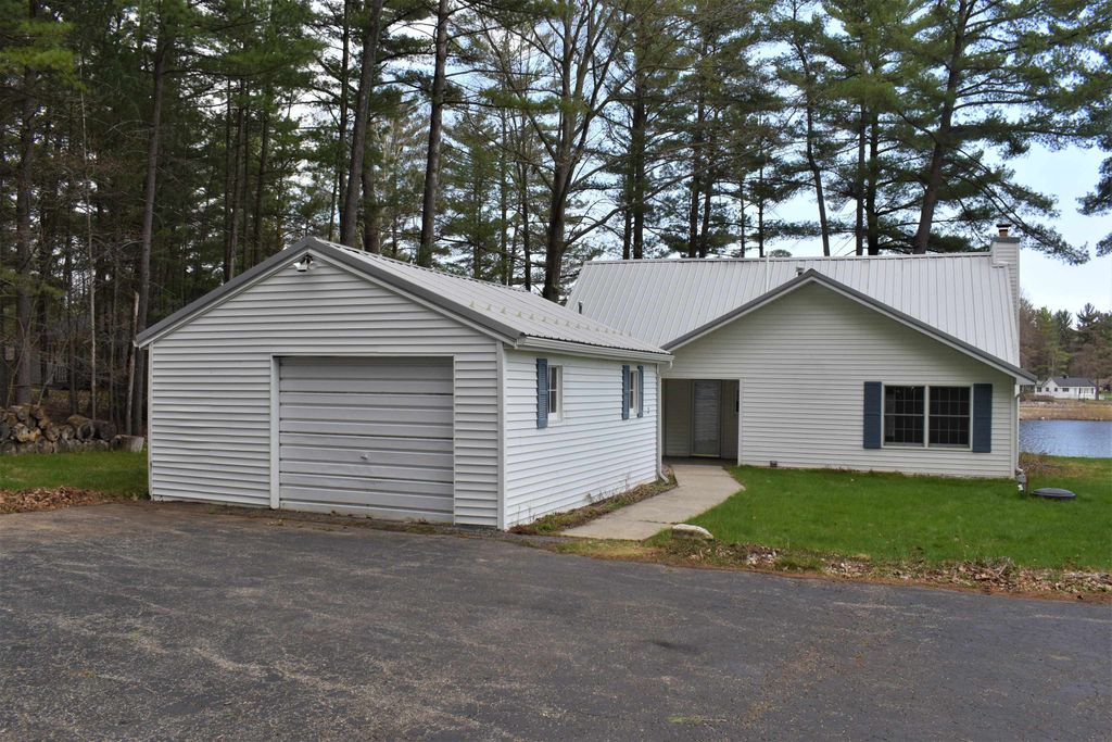 Photo of 3490 East Pinecrest Drive, Gladwin, MI 48624 (MLS # 50183868)