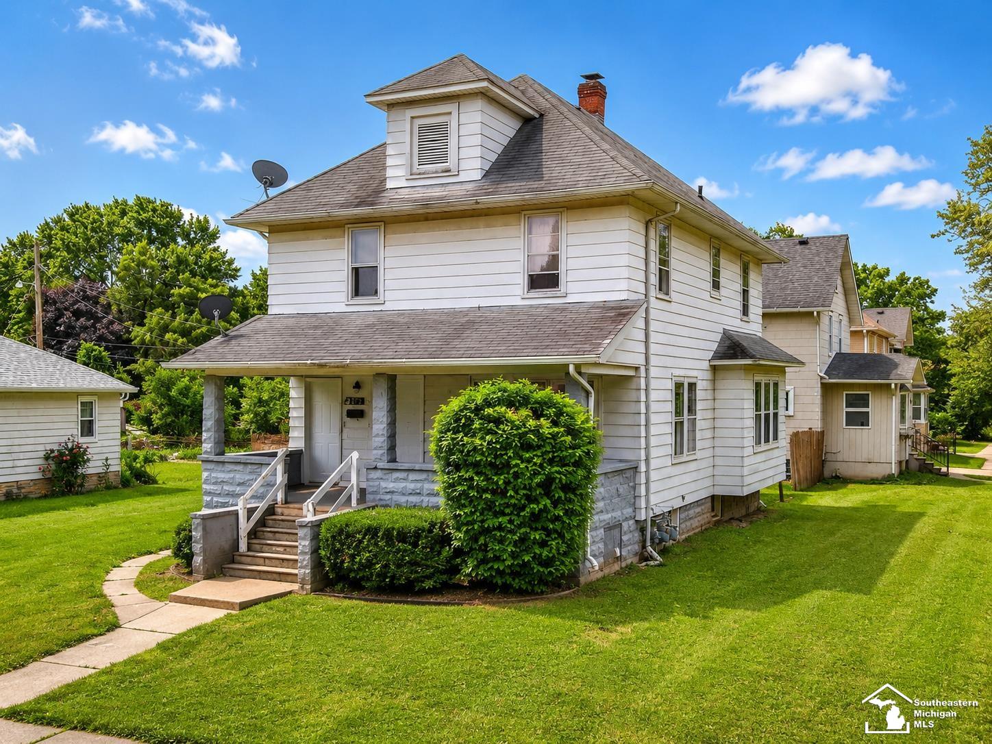 231 W 7th Street