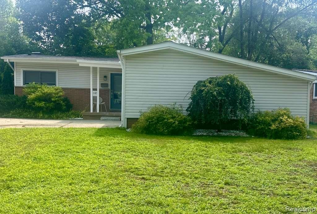 1085 Brooklawn Drive