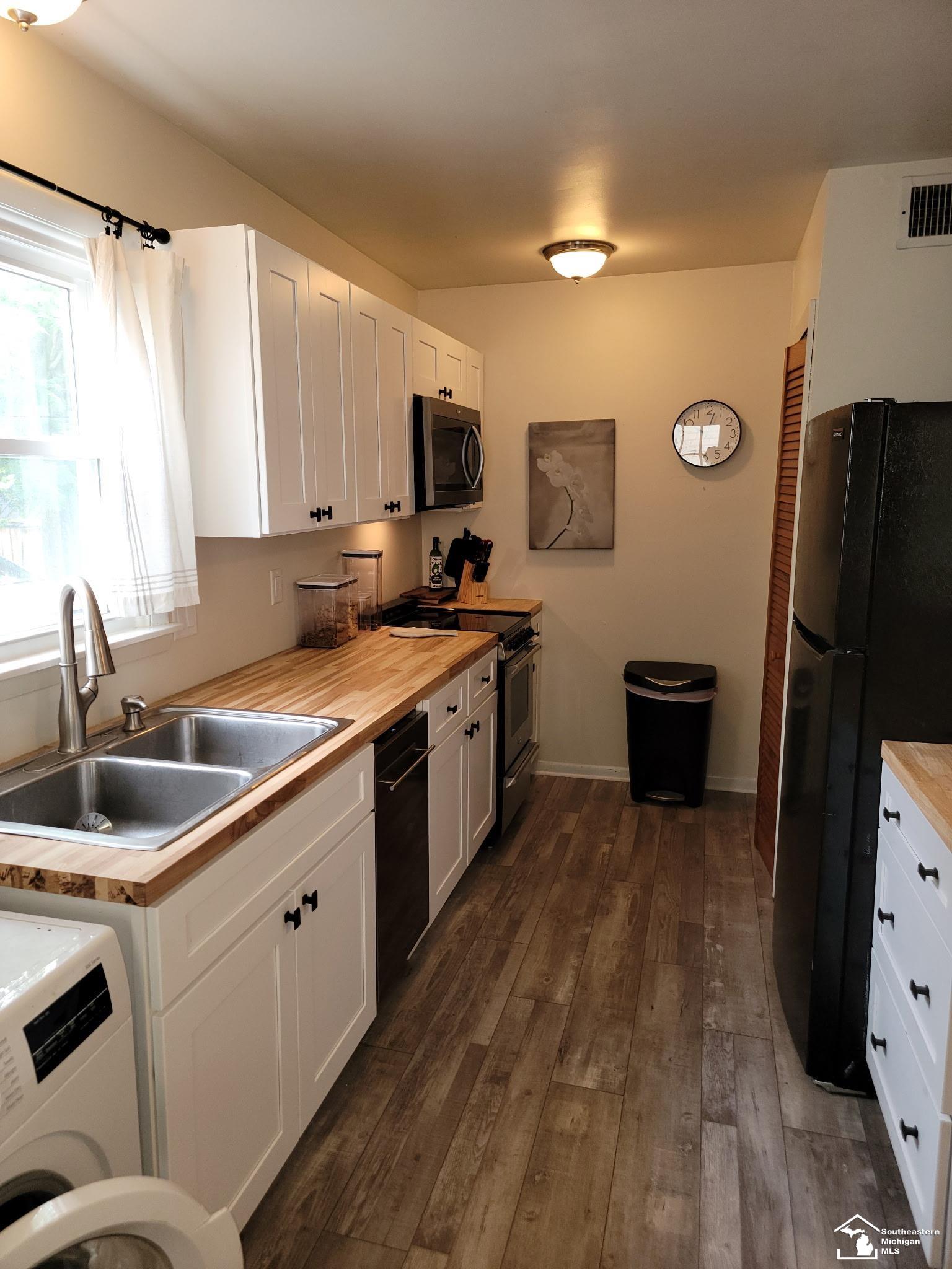 501 E First Street