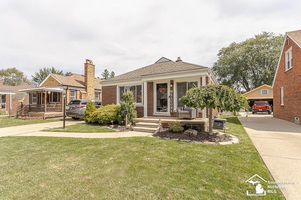 3743 VASSAR ST, DEARBORN, MI 48124 - Image f6f9475cd8c110e9b2beb3e8a1a9f4a7/790613012