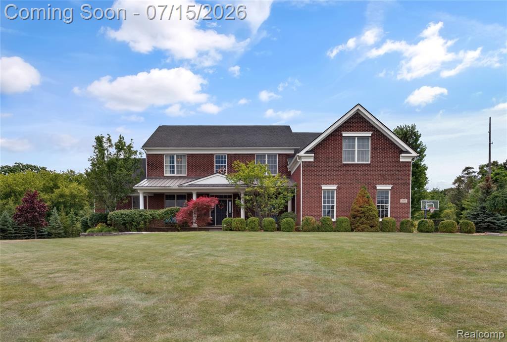 2433 Woodridge Court Court