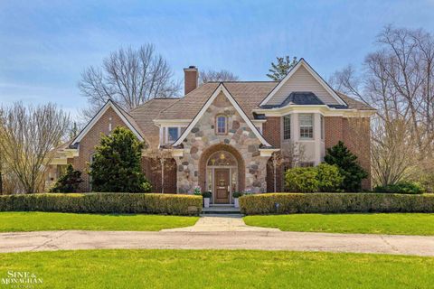 Photo of 521 Oxford Road, Grosse Pointe Woods, MI 48236 (MLS # 50203855)