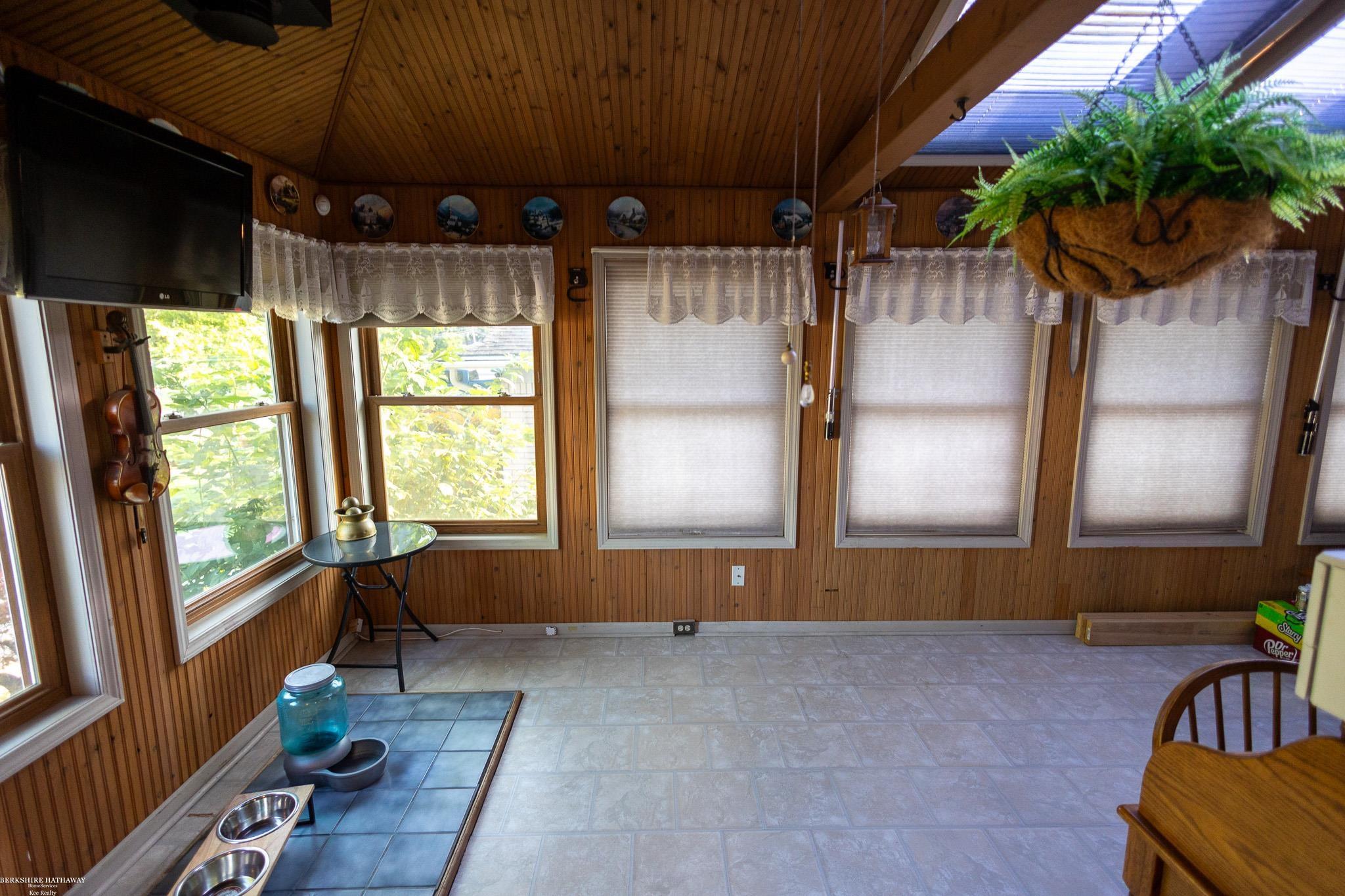 Rockwood, Michigan 48173, United States, 3 Bedrooms Bedrooms, ,2 BathroomsBathrooms,Residential,Active,187983