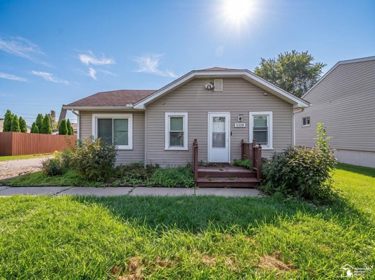 3326 10TH ST, MONROE, MI 48162 - Image f73a379f42eced7701c8b89c3bcc1c0a/870046361