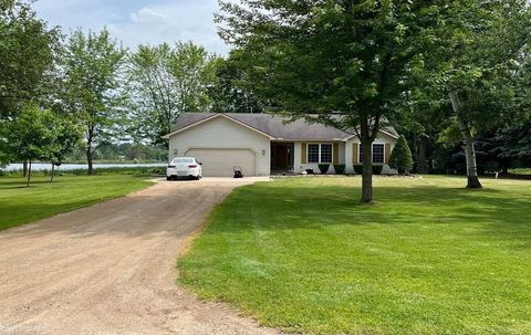 1180 Percha Street Clare MI 48617