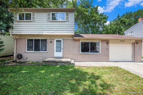 Photo of 23225 Albion Avenue, Farmington Hills, MI 48336 (MLS # 60959364)
