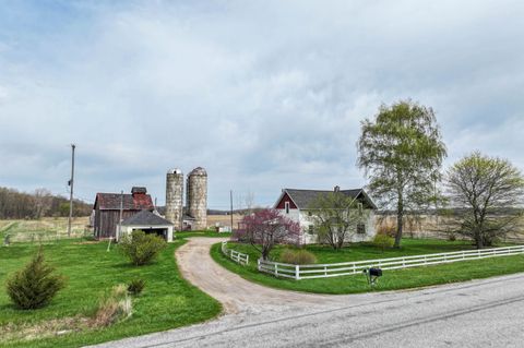 Photo of 14274 W Gary Road, Chesaning, MI 48616 (MLS # 50205400)