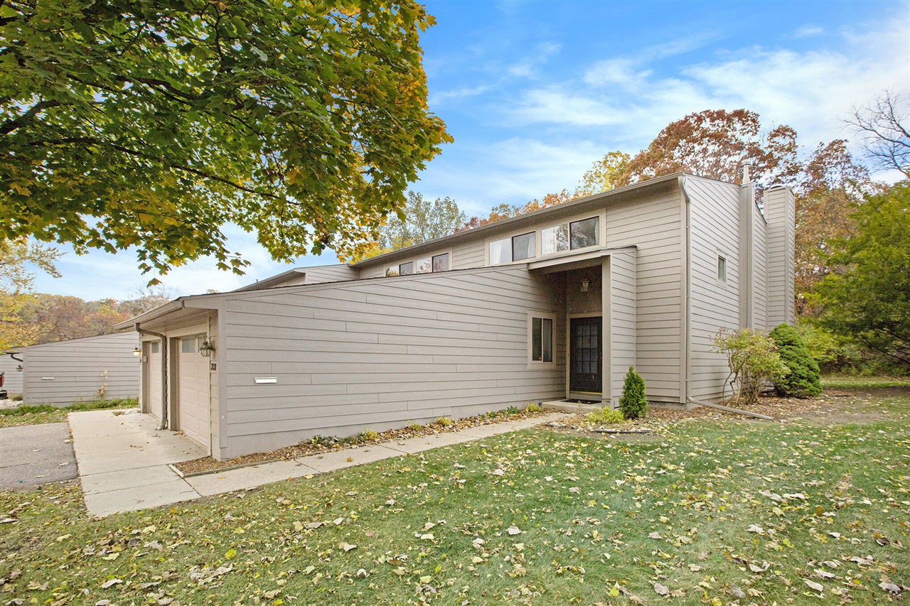 3131 Lakehaven Drive