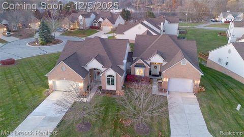 6157 Lochmore Drive Commerce Twp MI 48382