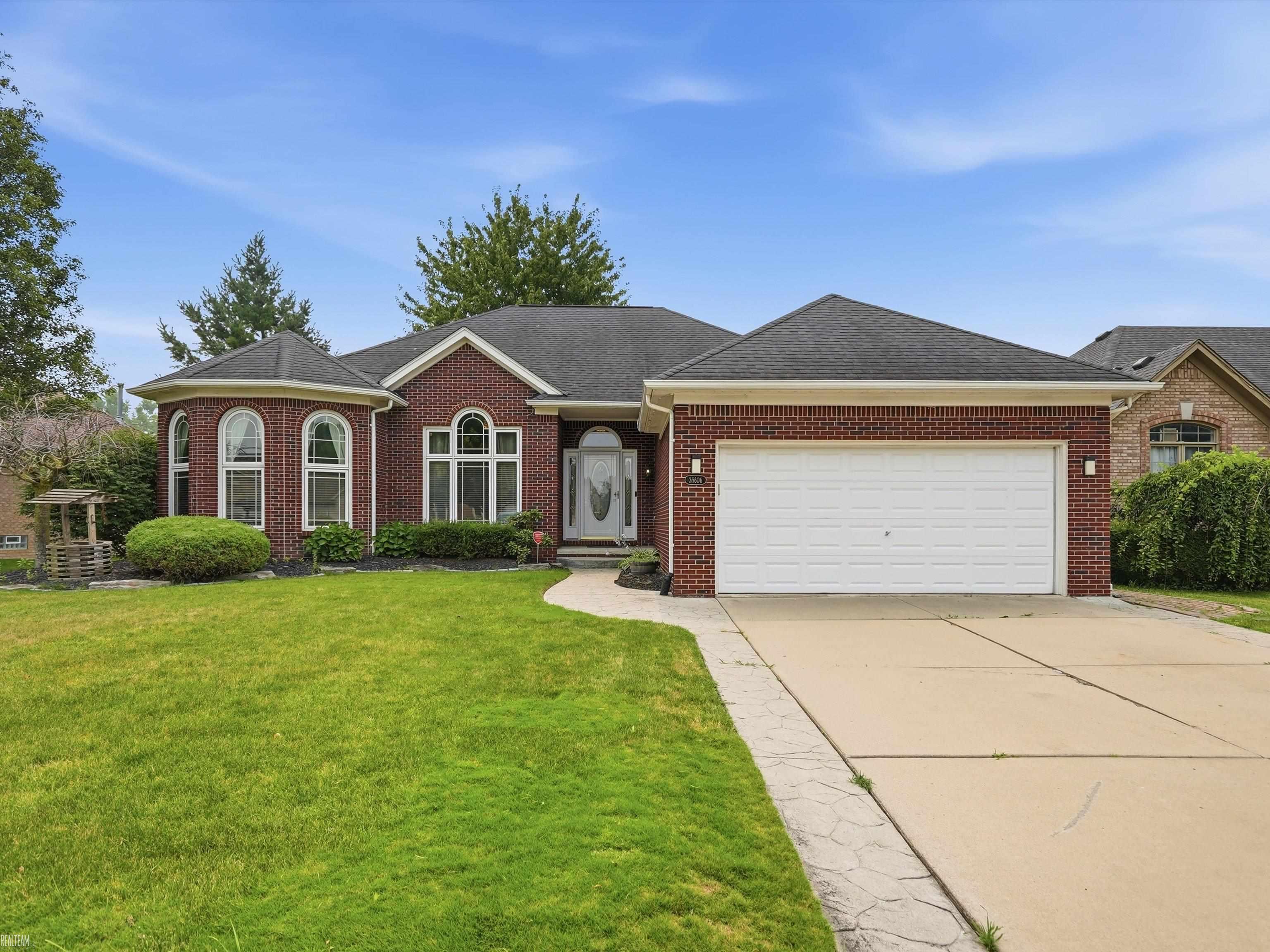 36606 Maple Leaf Drive