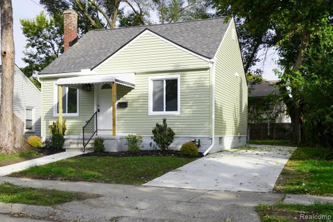 Photo of 569 E Coy Avenue, Hazel Park, MI 48030 (MLS # 61037948)