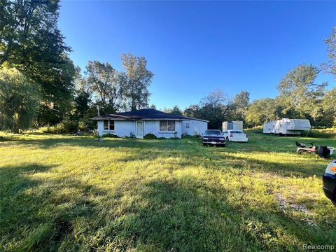8085 W Newburg Road Exeter MI 48117