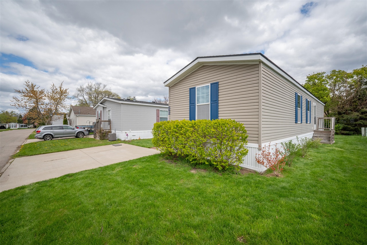Properties Available 1 - 1 183 Flicker Street