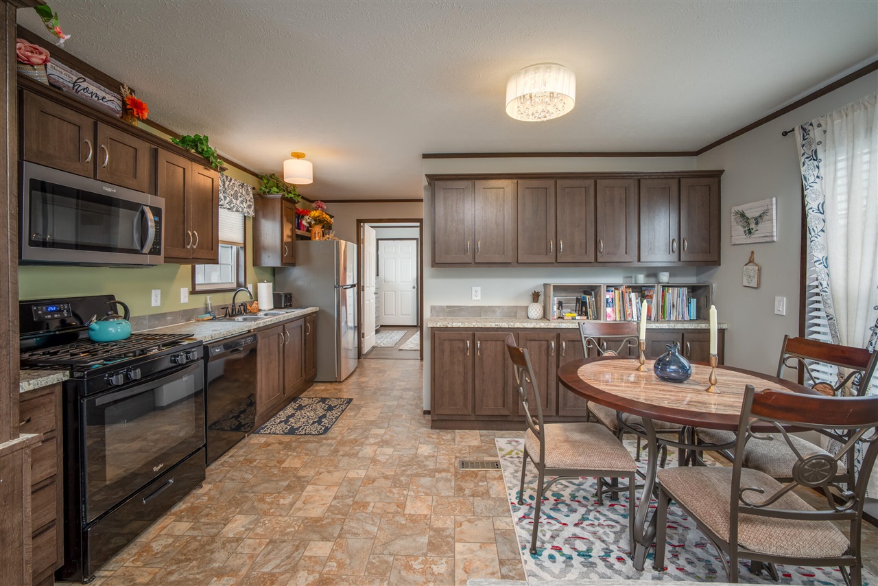 Properties Available 4 - 4 183 Flicker Street