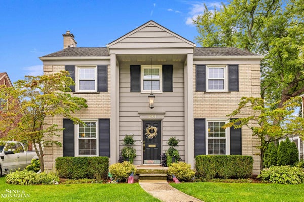 1301 TORREY RD, GROSSE POINTE WOODS, MI 48236 - Image f981587f340aebe1705deea5ccdcf17d/4029142114