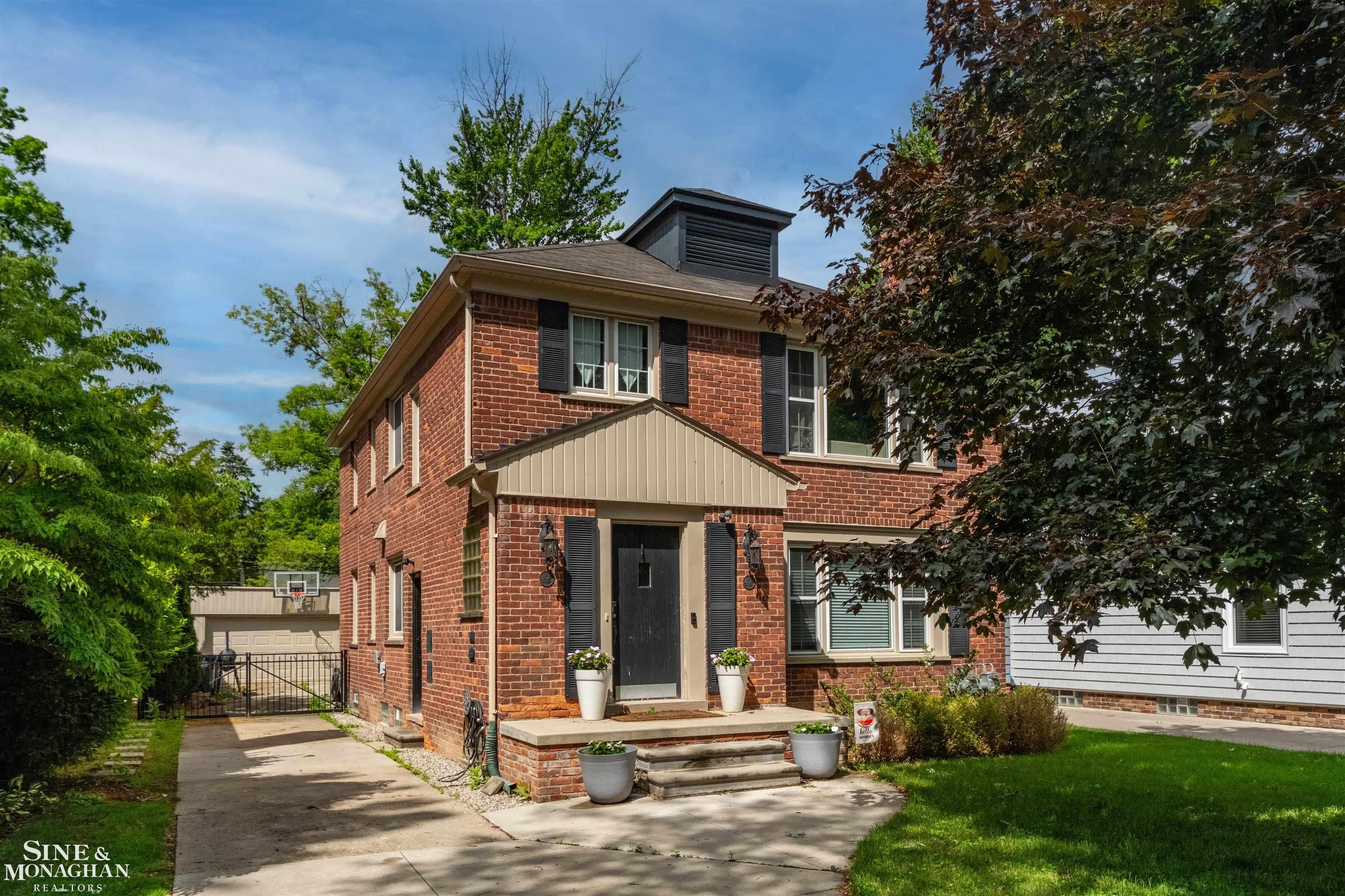 493-495 Saint Clair Avenue