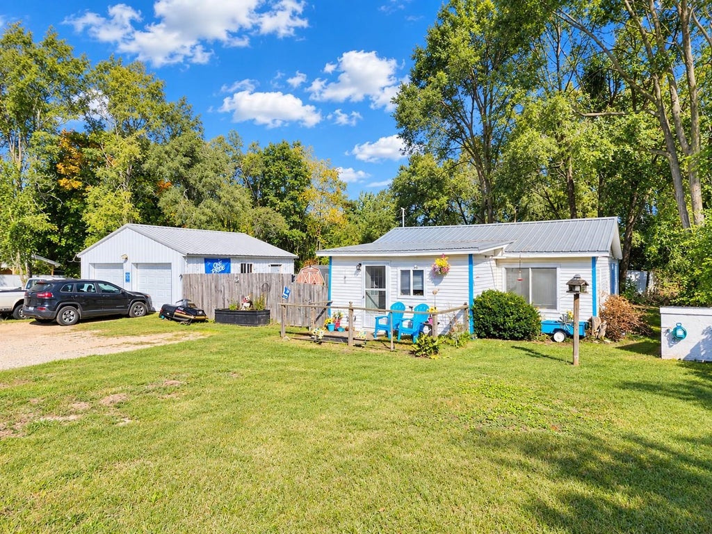 Photo of 640 W Surrey Road, Farwell, MI 48622 (MLS # 50223238)