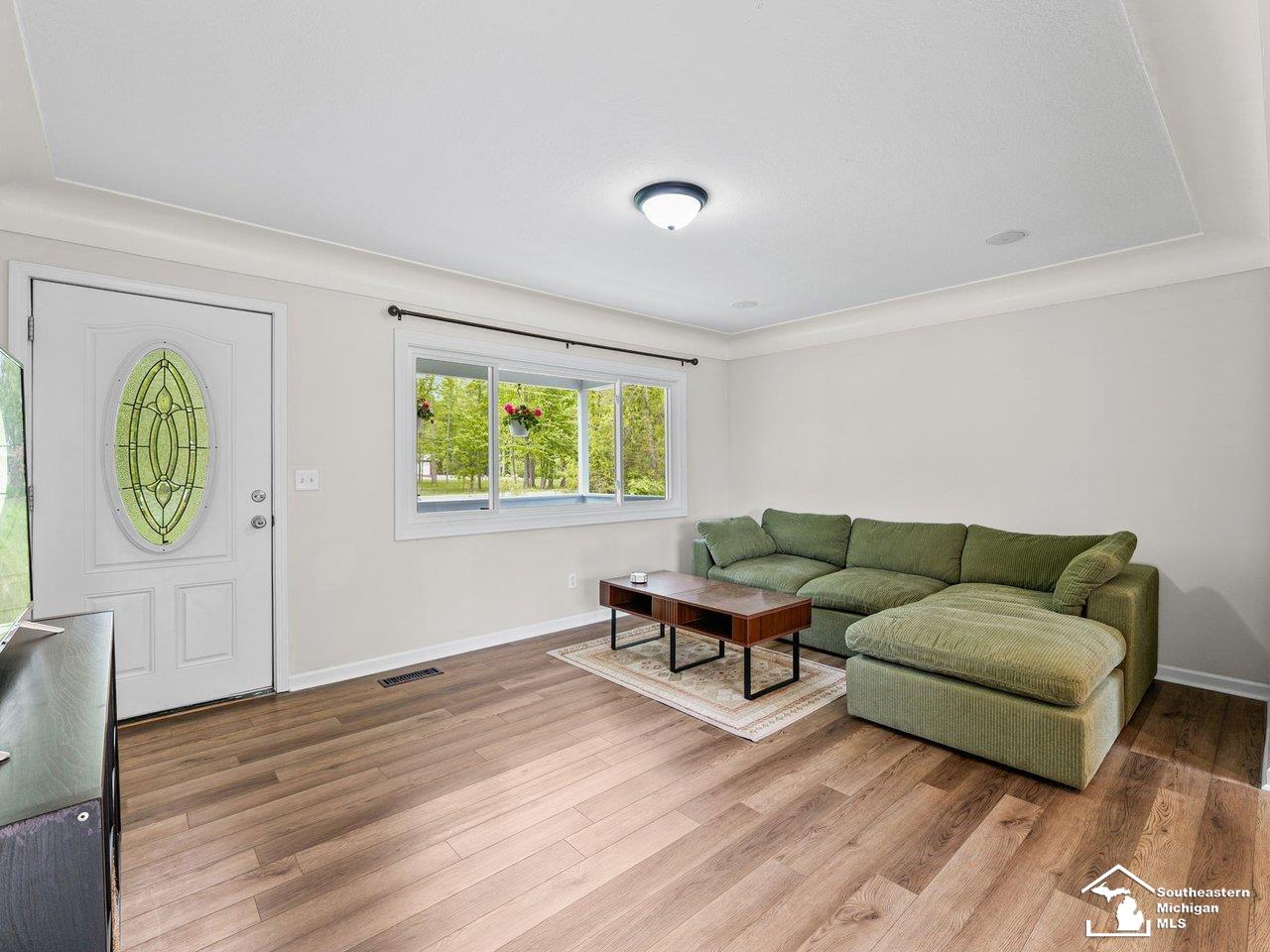2037 Meanwell Road