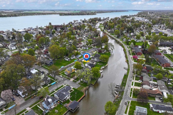 342 S MARY ST, MARINE CITY, MI 48039 - Image f9fbc8b49e2f69da7df8df38b2479e2b/3736100136