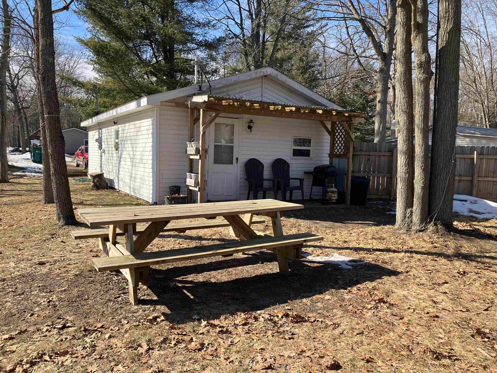 Photo of 4778 Maplewood Street, Harrison, MI 48625 (MLS # 50200568)